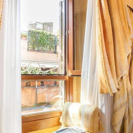 Hotel Manfredi Suite In Rome Buitenkant foto